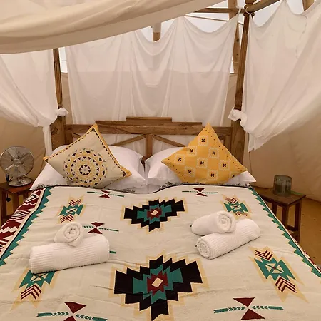 Tipi Blackfoot Apartment Belau