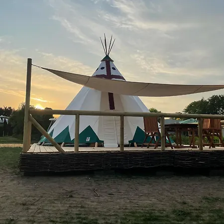 Tipi Blackfoot Apartment Belau