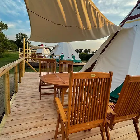 Tipi Blackfoot Apartment