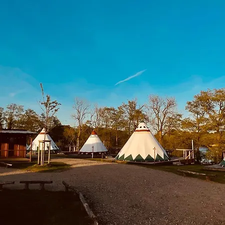 Apartment Tipi Blackfoot Belau