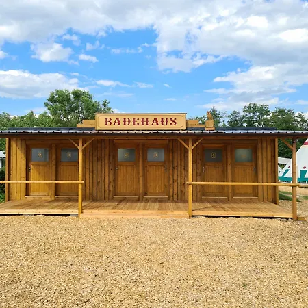 Tipi Blackfoot Apartment